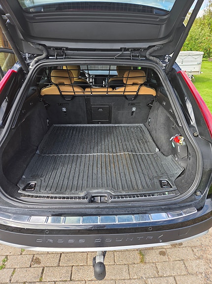 Volvo V90 Cross Country 7 of 10