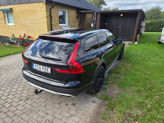 Volvo V90 Cross Country 3 of 10