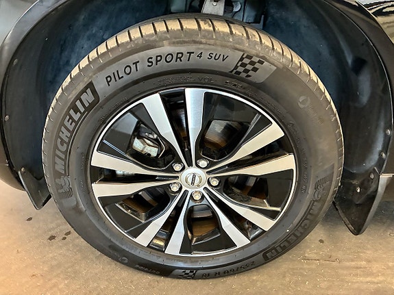 Volvo XC60 5 of 23