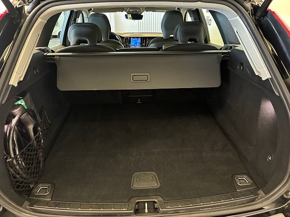 Volvo XC60 9 of 23