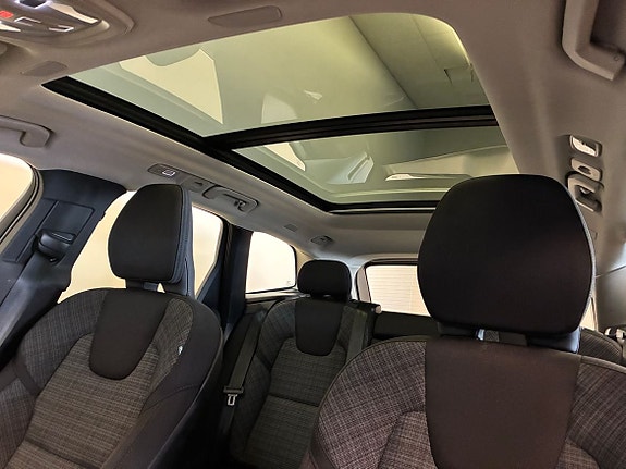 Volvo XC60 19 of 23