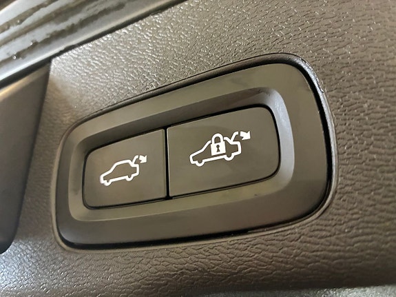 Volvo XC60 11 of 23
