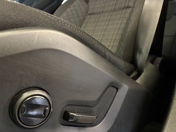 Volvo XC60 17 of 23