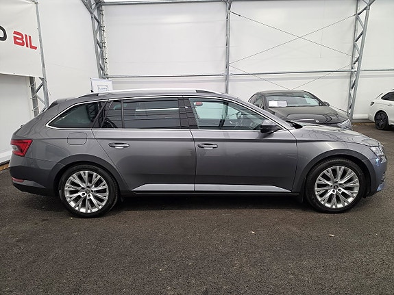 Skoda Superb 2 of 30