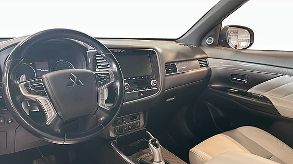 Mitsubishi Outlander 12 of 12