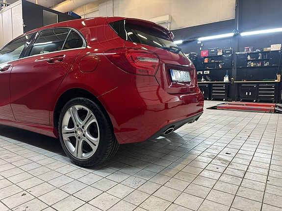 Mercedes-Benz A180 3 of 11
