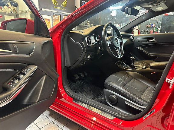 Mercedes-Benz A180 5 of 11
