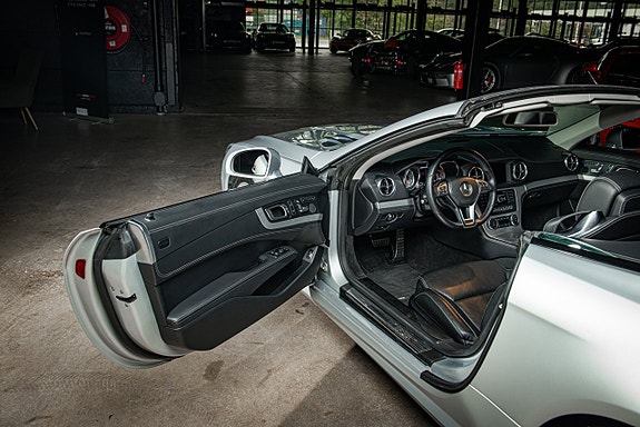 Mercedes-Benz SL500 13 of 29