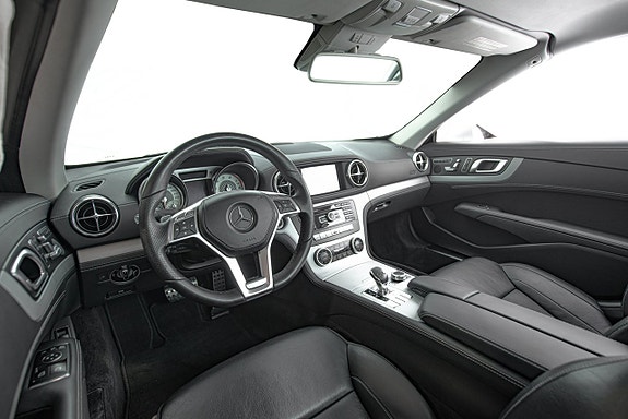 Mercedes-Benz SL500 15 of 29