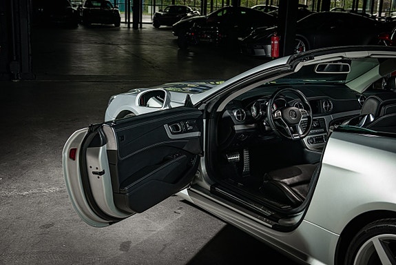 Mercedes-Benz SL500 12 of 29