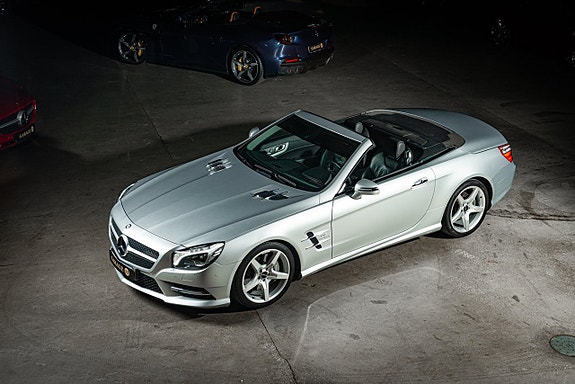 Mercedes-Benz SL500 3 of 29