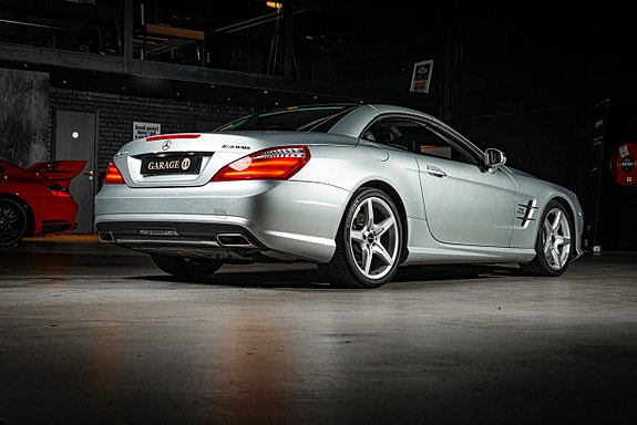 Mercedes-Benz SL500 8 of 29