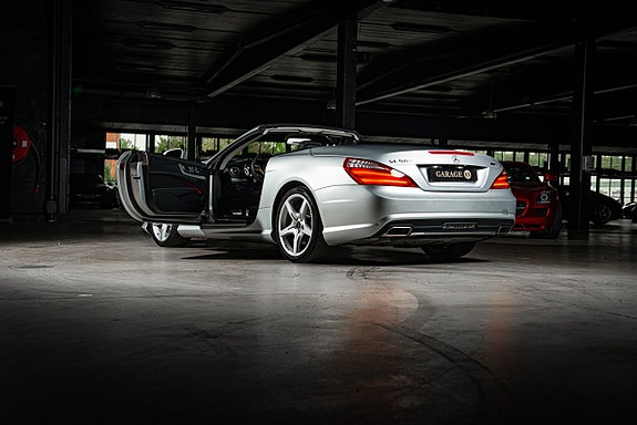 Mercedes-Benz SL500 11 of 29