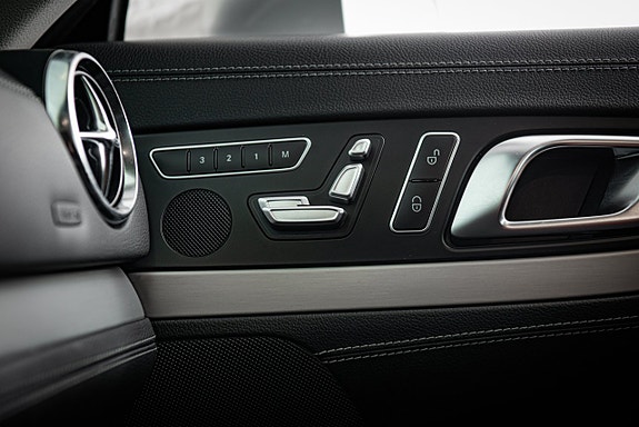 Mercedes-Benz SL500 24 of 29