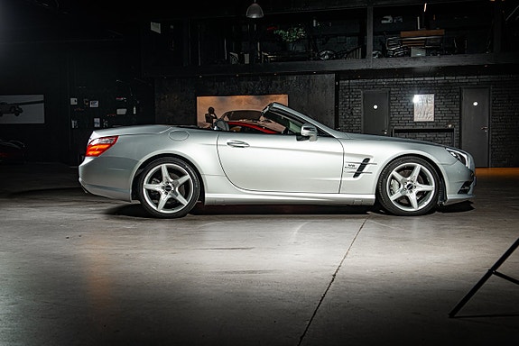 Mercedes-Benz SL500 9 of 29