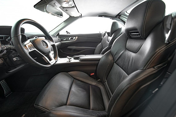 Mercedes-Benz SL500 16 of 29