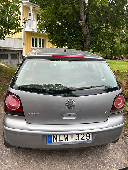 Volkswagen Polo 2 of 6