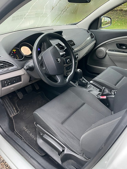 Renault Megane III 2 of 4