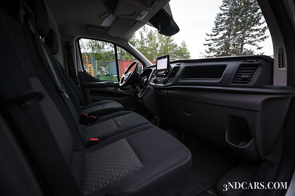 Ford Transit Custom 12 of 19