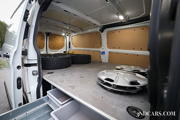 Ford Transit Custom 11 of 19