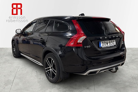 Volvo V60 Cross Country 3 of 6