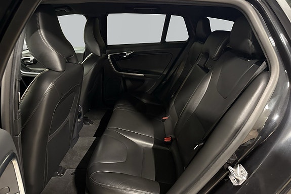 Volvo V60 Cross Country 6 of 6