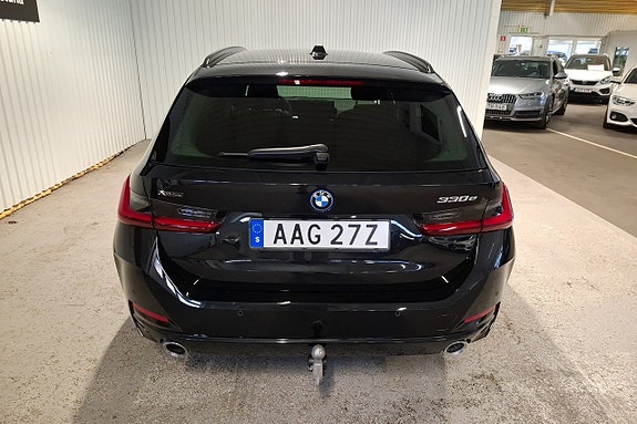 BMW 330e 8 of 17