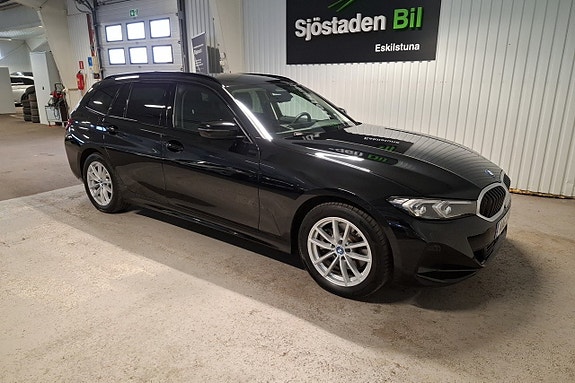 BMW 330e 3 of 17