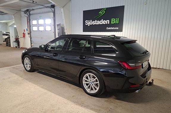 BMW 330e 5 of 17