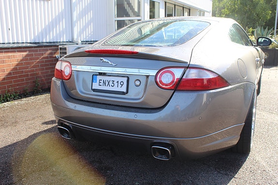 Jaguar XK 6 of 18