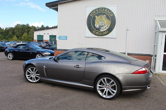 Jaguar XK 2 of 18