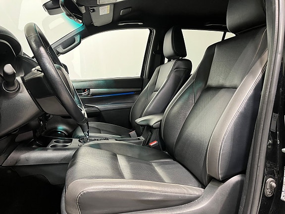 Toyota HiLux 9 of 23