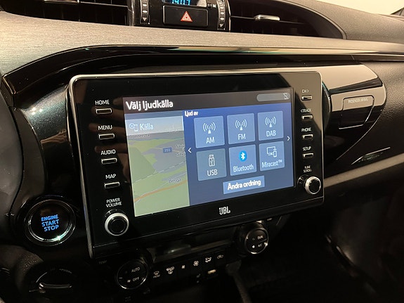 Toyota HiLux 22 of 23