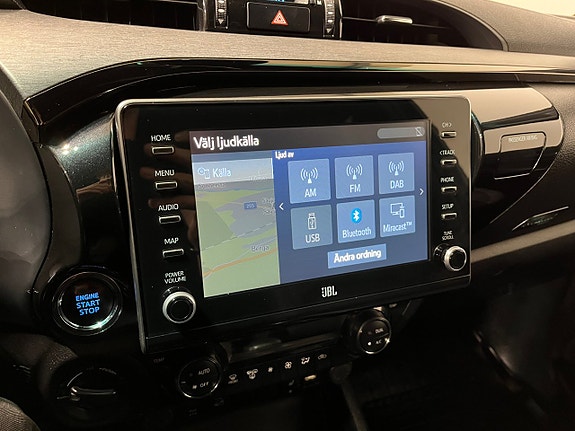 Toyota HiLux 21 of 23
