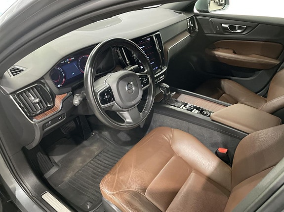 Volvo V60 Cross Country 11 of 27