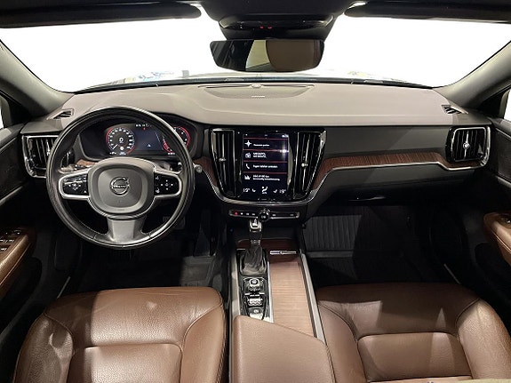 Volvo V60 Cross Country 14 of 27