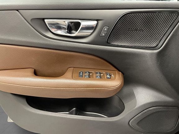 Volvo V60 Cross Country 12 of 27