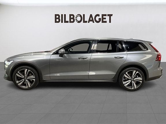 Volvo V60 Cross Country 2 of 27