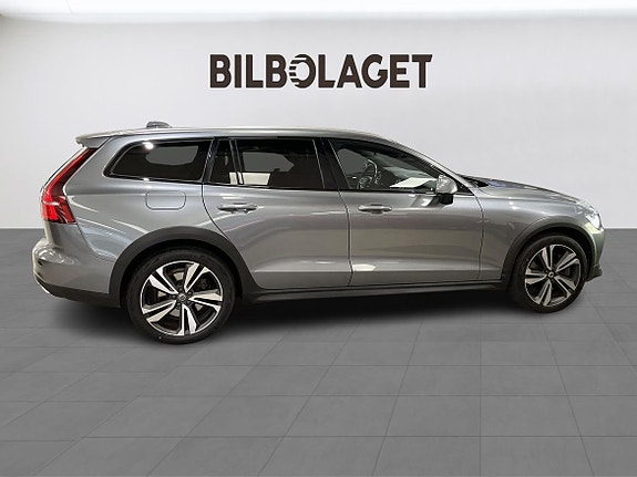 Volvo V60 Cross Country 6 of 27