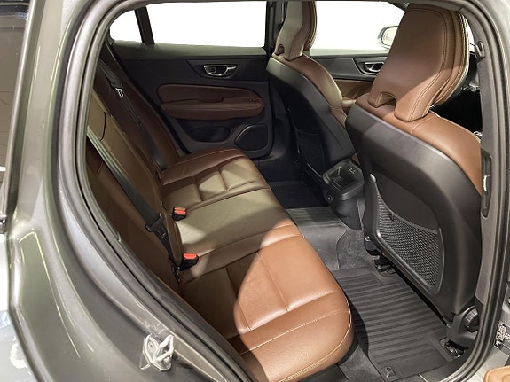 Volvo V60 Cross Country 23 of 27