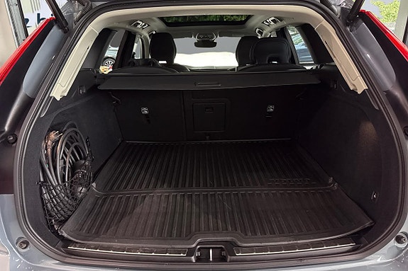 Volvo XC60 12 of 25