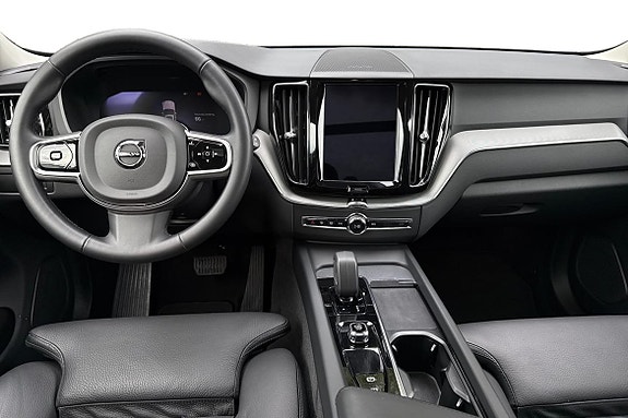Volvo XC60 10 of 25
