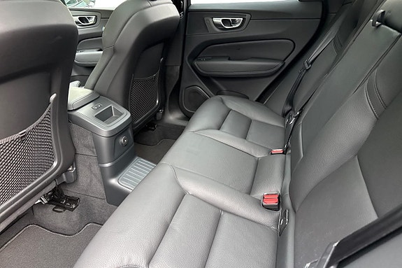 Volvo XC60 13 of 25