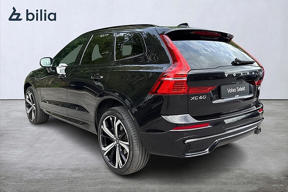 Volvo XC60 2 of 23