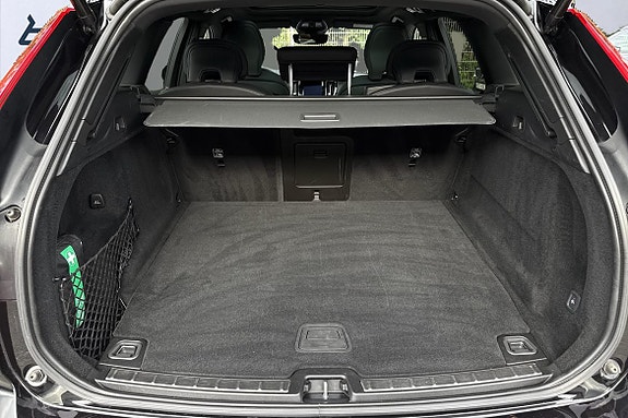 Volvo XC60 12 of 23