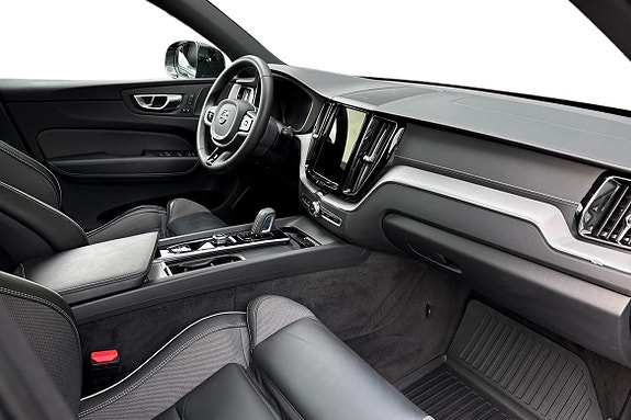 Volvo XC60 7 of 23