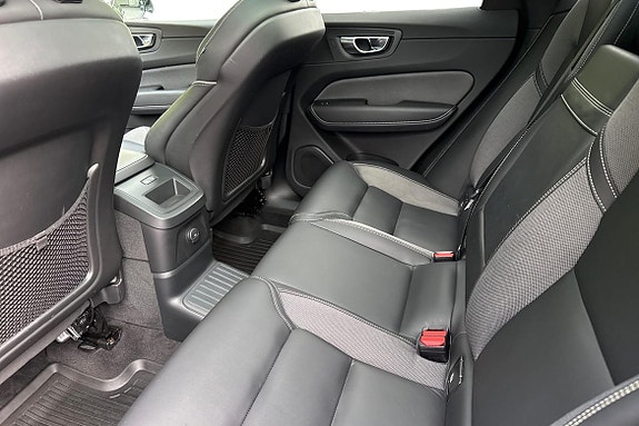 Volvo XC60 13 of 23