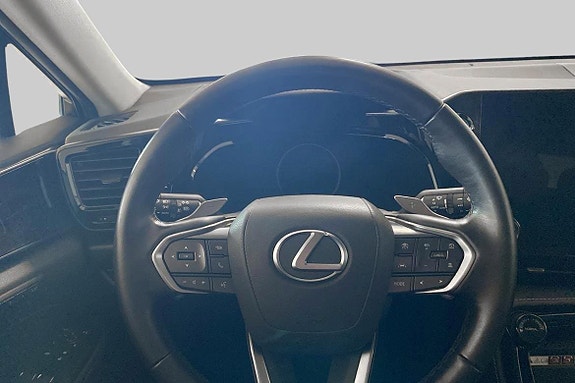 Lexus NX450h+ 9 of 11