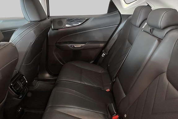 Lexus NX450h+ 7 of 11
