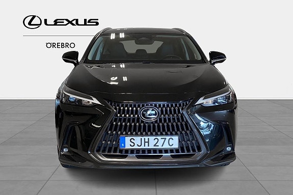 Lexus NX450h+ 2 of 11